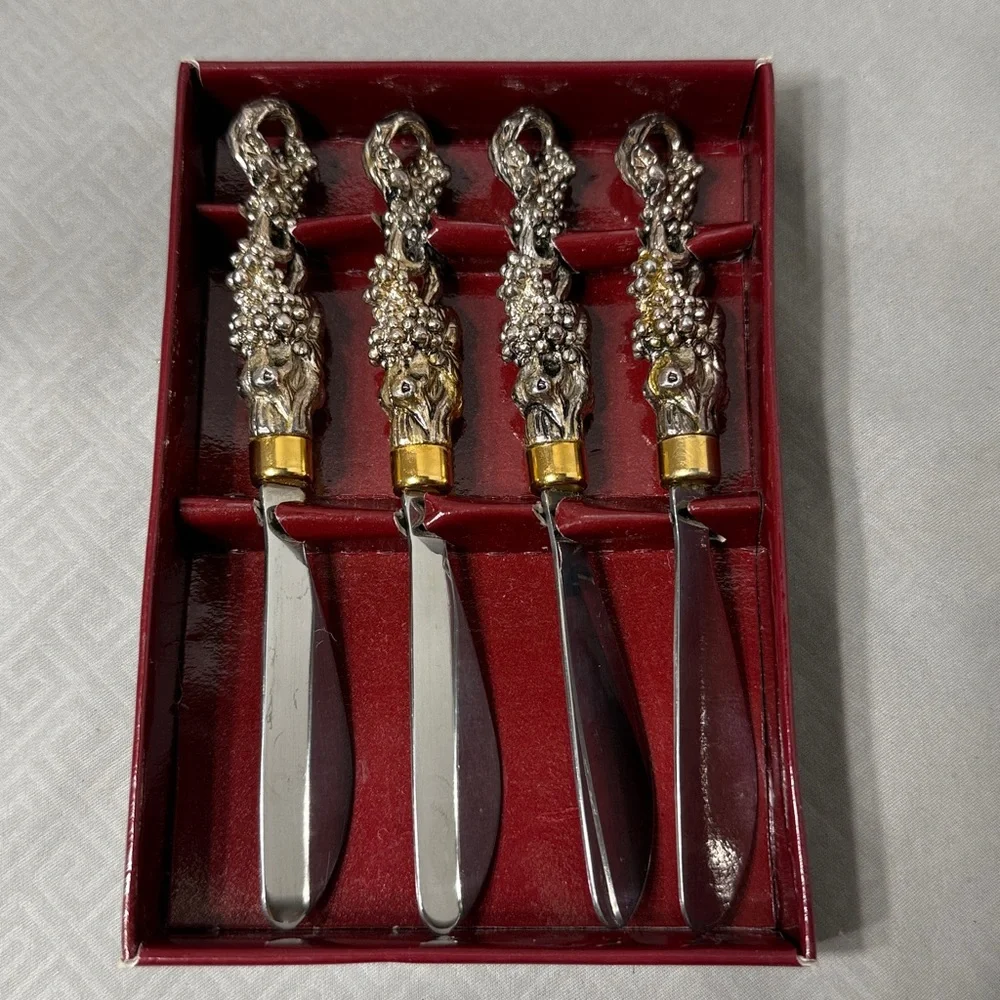 Arthur Court Grape and Vine Pattern Spreaders Set of 4 Vintage #4-406